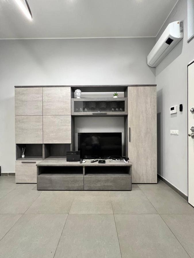 Modern Loft Center Of Turin + Jacuzzi 30M Metro Apartman Collegno Kültér fotó