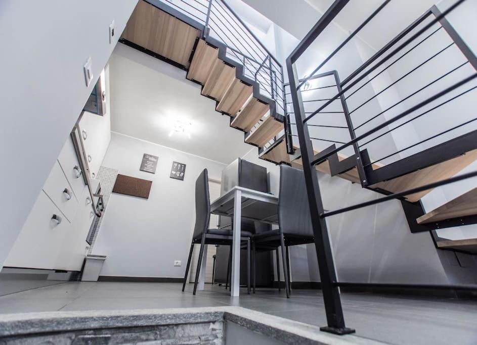 Modern Loft Center Of Turin + Jacuzzi 30M Metro Apartman Collegno Kültér fotó