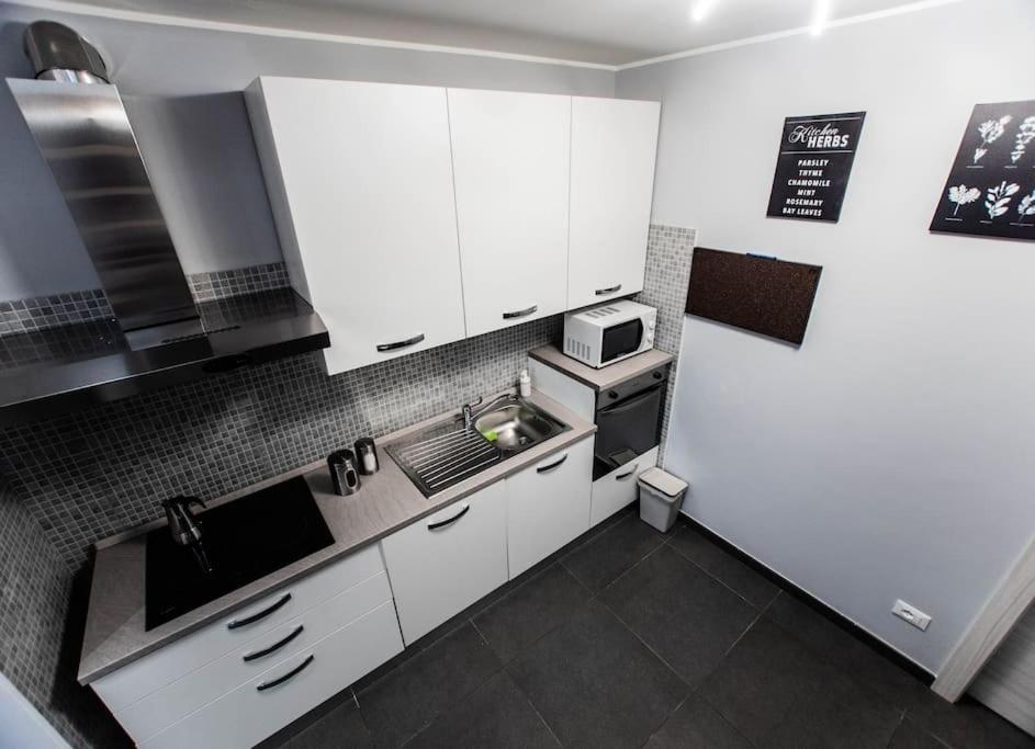 Modern Loft Center Of Turin + Jacuzzi 30M Metro Apartman Collegno Kültér fotó