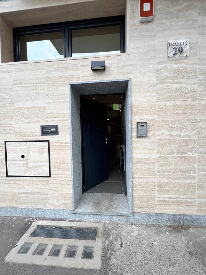 Modern Loft Center Of Turin + Jacuzzi 30M Metro Apartman Collegno Kültér fotó