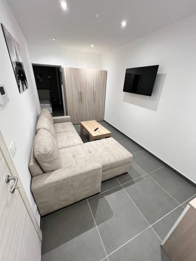 Modern Loft Center Of Turin + Jacuzzi 30M Metro Apartman Collegno Kültér fotó