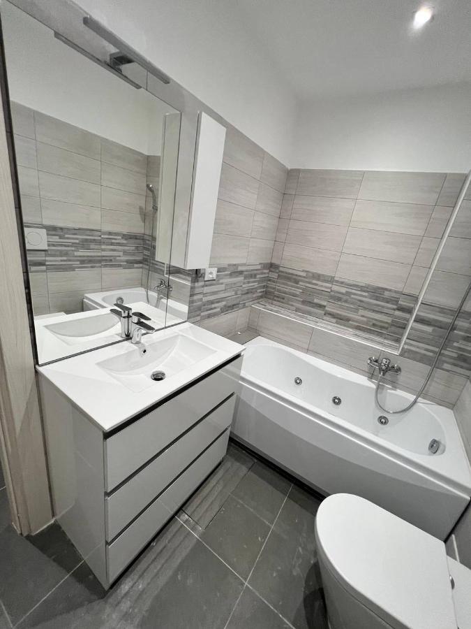 Modern Loft Center Of Turin + Jacuzzi 30M Metro Apartman Collegno Kültér fotó